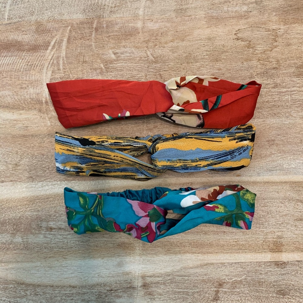 3 headbands with buttons